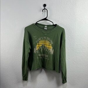 Love Vintage Women’s Green Graphic Cropped Sweatshirt Sz S/M Cozy Comfy Casual